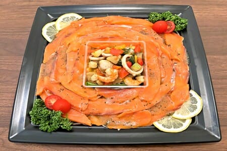 スモークサーモンのカルパッチョ